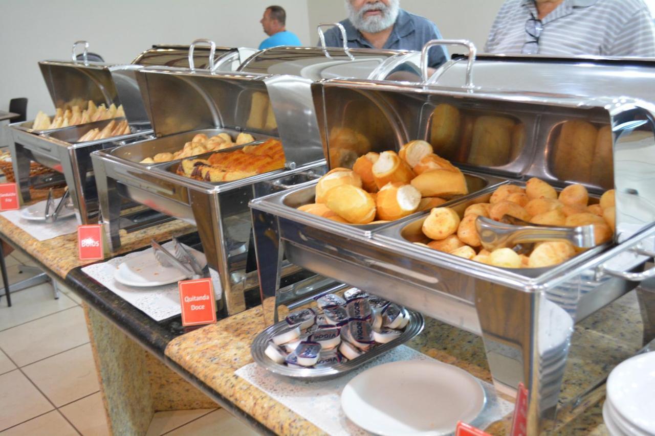 Sara Palace Hotel Uberlândia エクステリア 写真